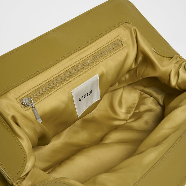 VeldaGZ midi patent clutch, amber green VeldaGZ midi patent clutch, amber green, Gestuz