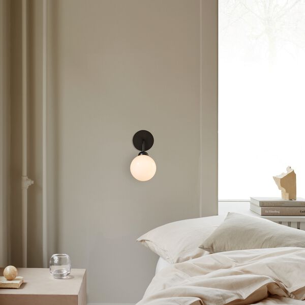 Apiales Wall Lamp, satin black/opal, Nuura