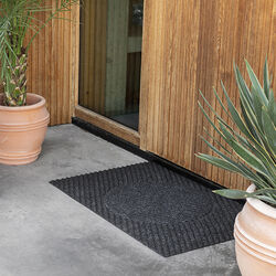 M&aring;ne D&oslash;rmatte, Heymat