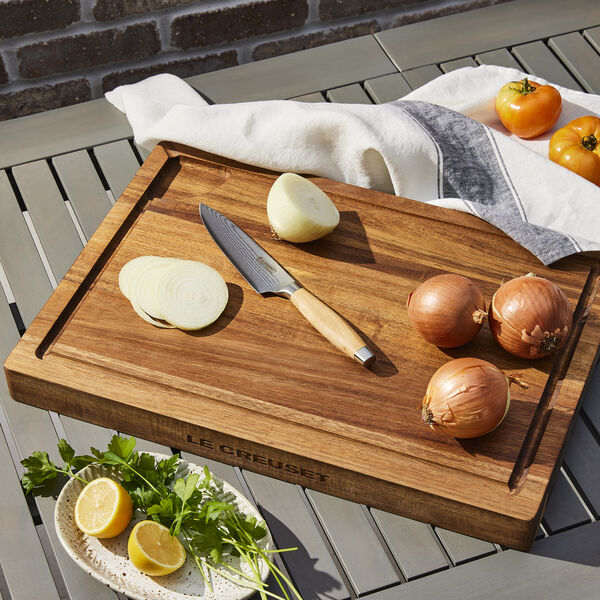 Skj&aelig;rebrett i akasietre, Le Creuset