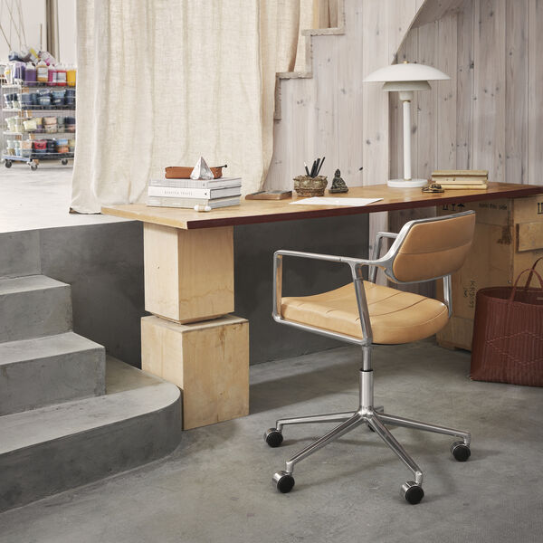VIPP453 Swivel+ Chair with Castors, camel/polished aluminium VIPP453 Swivel+ Chair with Castors, camel/polished aluminium, Vipp