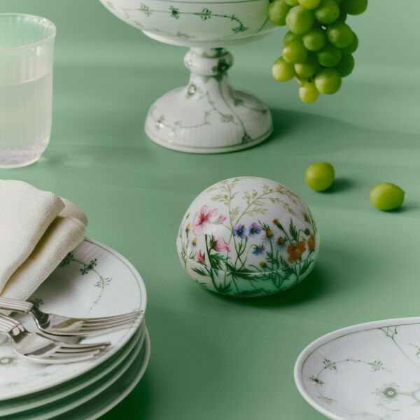 V&aring;rk 2026 Bonbonniere - Markblomster, Royal Copenhagen