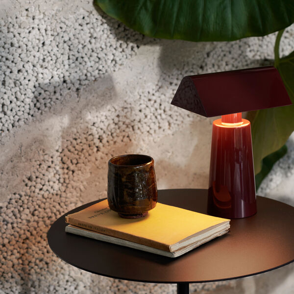 Caret MF1 transportabel bordlampe, dark burgundy, &Tradition