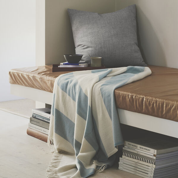 The Sweater Throw, 05324 blue The Sweater Throw, 05324 blue, Silkeborg Uldspinderi