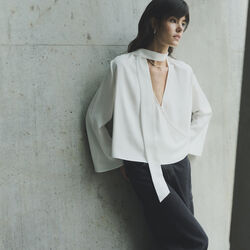 LR-UME 3 | Star White | Bluse, Levet&eacute; Room