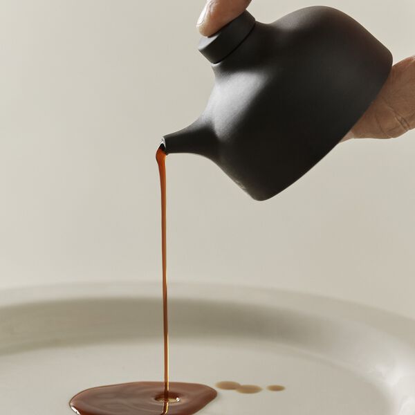 Sand Secrets Soy Pot, black clay, Design House Stockholm