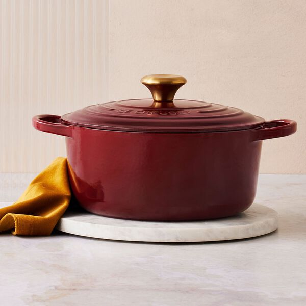 Signature st&oslash;pejern rund gryte &Oslash; 24 cm, garnet, Le Creuset