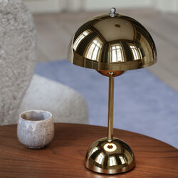 Flowerpot VP9 oppladbar bordlampe, brass-plated, &Tradition