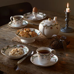 Stjerne Riflet Jul skål på fot, Royal Copenhagen