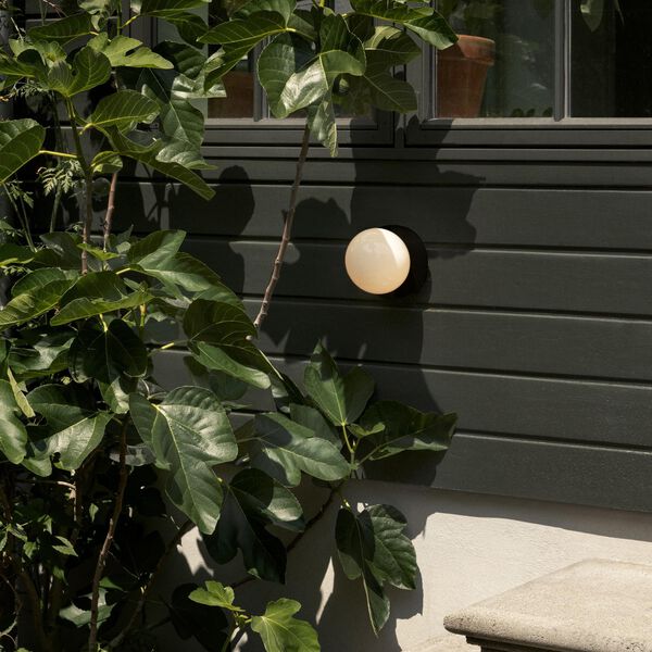 Liila 1 Outdoor Wall Lamp, black/opal, Nuura