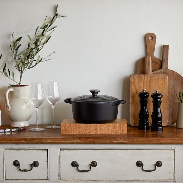 Signature st&oslash;pejern rund gryte &Oslash; 20 cm, matte black, Le Creuset