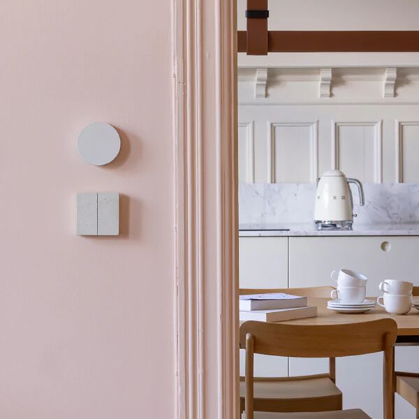 KLOSS Dobbel Impulsbryter, hvit betong, Kjaer + Loege