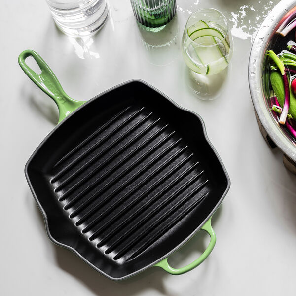 Signature st&oslash;pejern kvadratisk grillpanne 26 cm, bamboo green, Le Creuset