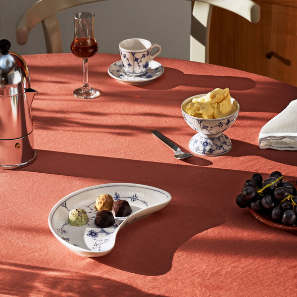 Musselmalt Riflet asiet halvm&aring;neformet 22 cm, Royal Copenhagen