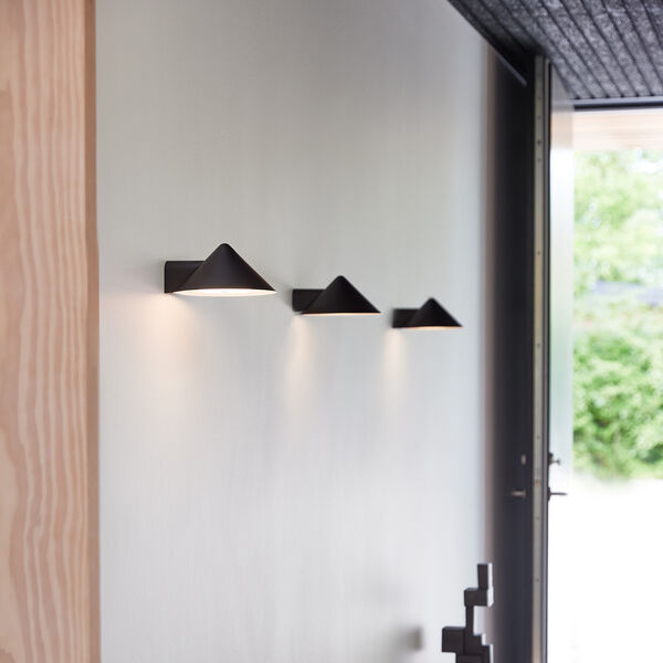 Grasp Wall Lamp oppladbar, matt black, FRANDSEN