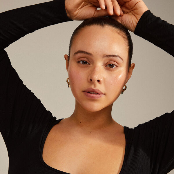 IOKASTE resirkulerte chunky hoops &oslash;reringer, gullbelagt, Pilgrim