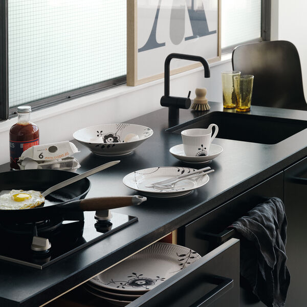 Sort Mega Riflet dyp tallerken, Royal Copenhagen