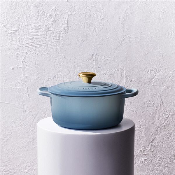 Signature st&oslash;pejern rund gryte &Oslash; 26 cm, chambray, Le Creuset