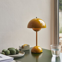 Flowerpot VP9 oppladbar bordlampe, mustard, &Tradition