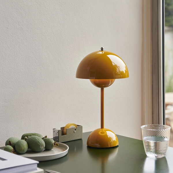 Flowerpot VP9 oppladbar bordlampe, mustard, &Tradition