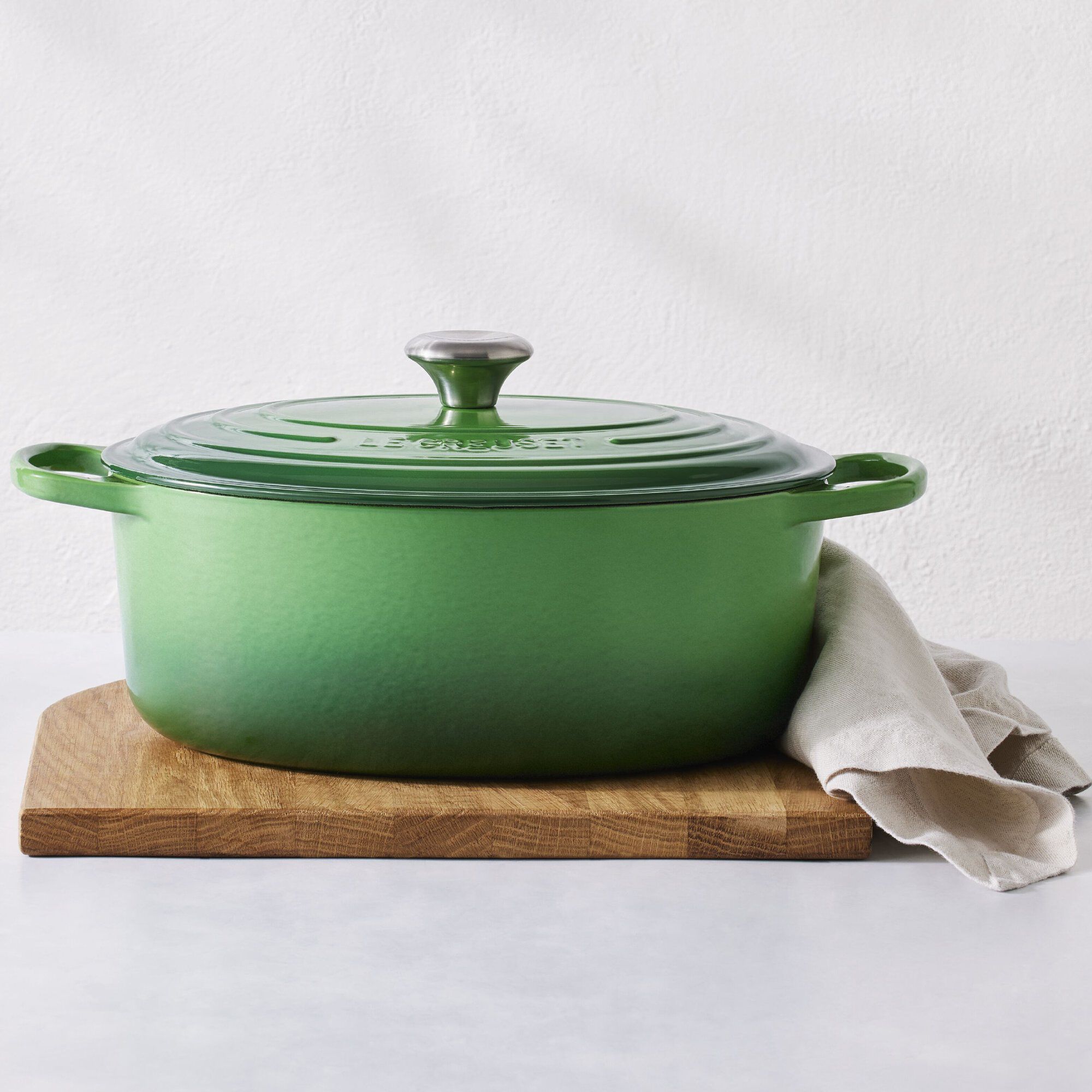 Kjøp Signature støpejern oval gryte Ø 31 cm, bamboo green fra Le