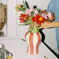 Sobremesa stripe vase, r&oslash;d, HAY