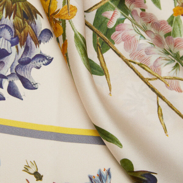 Cheerful Bouquet silkeskjerf, beige, Flora Danica Denmark