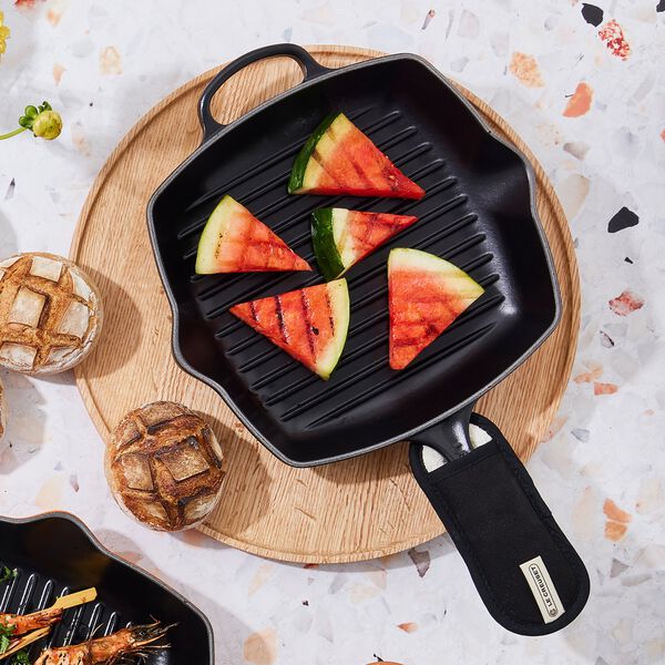 Signature st&oslash;pejern kvadratisk grillpanne 26 cm, matte black, Le Creuset