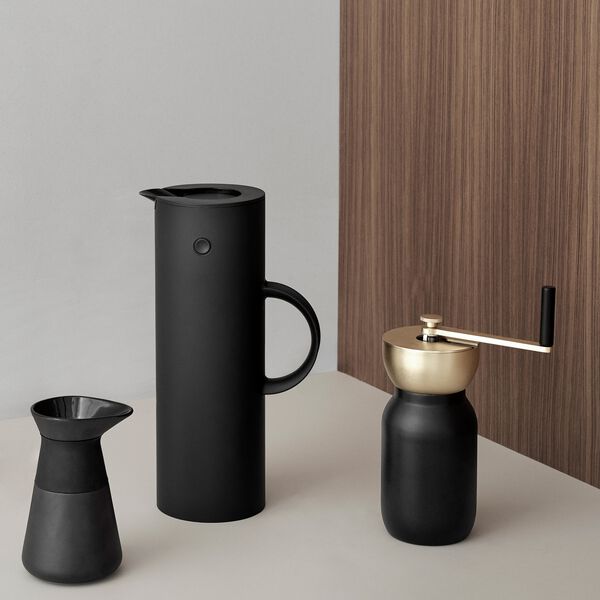 EM77 termokanne 1 L, soft black, Stelton