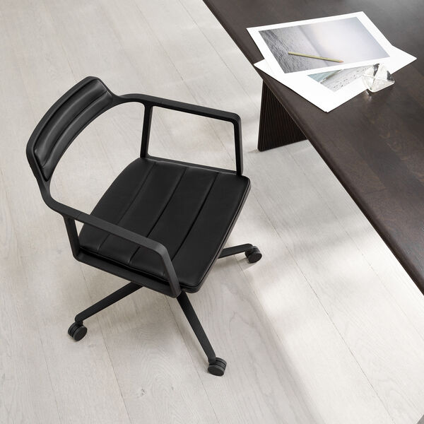 VIPP452 Swivel Chair with Castors, black/black VIPP452 Swivel Chair with Castors, black/black, Vipp