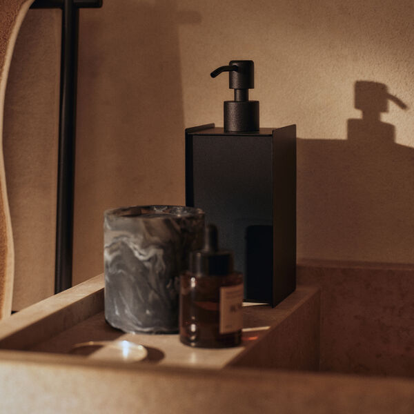 Sama&nbsp;s&aring;pedispenser, black, Ferm Living