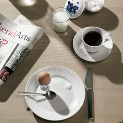 Hvit Riflet h&oslash;yhanket kopp og underkopp 24 cl, Royal Copenhagen