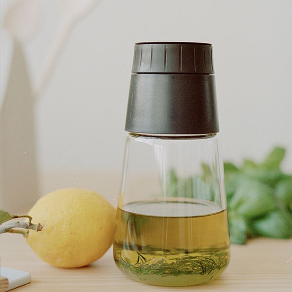 SHAKE-IT dressingshaker, sort, RIG-TIG