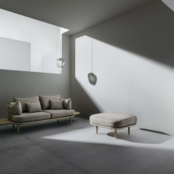 Fly SC9 puff, eik/lysegrå Fly SC9 puff, eik/lysegrå, &Tradition