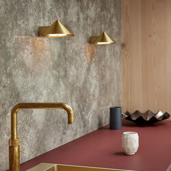 Grasp Wall Lamp oppladbar, brass, FRANDSEN