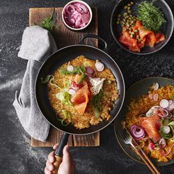 SIgnature st&oslash;pejern stekepanne med treh&aring;ndtak &Oslash; 28 cm, matte black, Le Creuset