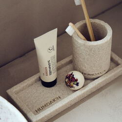 Tannb&oslash;rstekrus, Humdakin