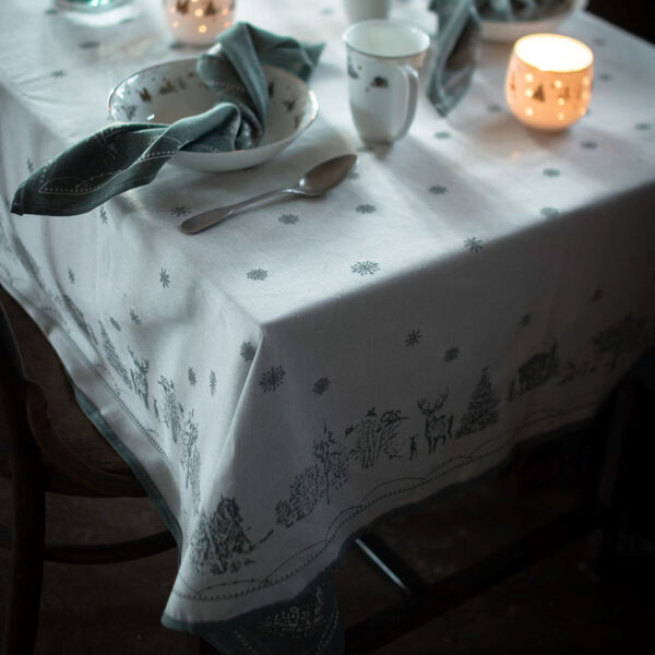 Julemorgen Story | Damask duk | 140x300 | Hvit/gr&oslash;nn, Wik & Wals&oslash;e
