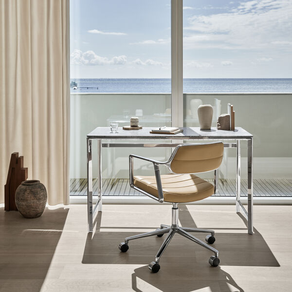 VIPP453 Swivel+ Chair with Castors, camel/polished aluminium VIPP453 Swivel+ Chair with Castors, camel/polished aluminium, Vipp