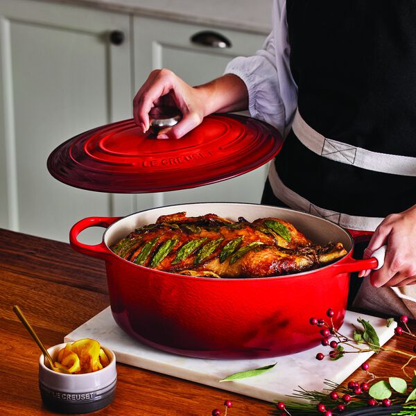 Signature st&oslash;pejern oval gryte &Oslash; 31 cm, cerise, Le Creuset