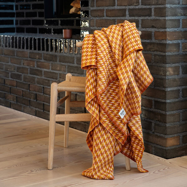 Mimi Pledd, Apricot, R&oslash;ros Tweed