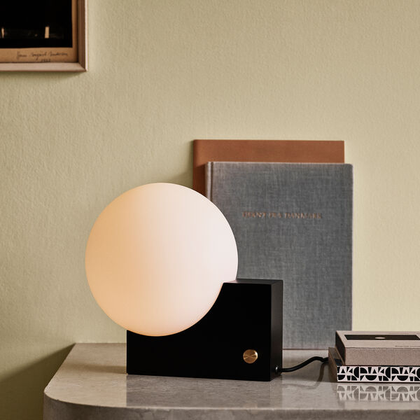 Journey SHY1 bord- og vegglampe, black Journey SHY1 bord- og vegglampe, black, &Tradition