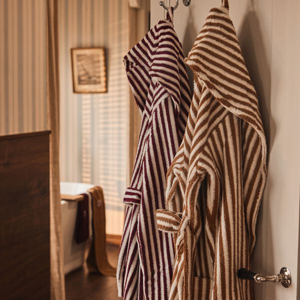 Quinn Cotton-Mix Hoodie Robe | Fudge/Snow White | Badek&aring;pe, Lexington