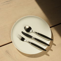 Gavesett 18 deler, børstet stål, Skaugum of Norway