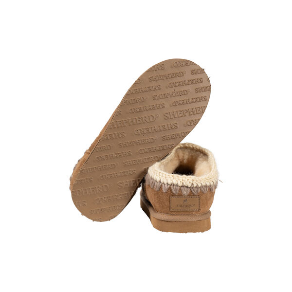 Izzy Shoes, chestnut, Shepherd of Sweden