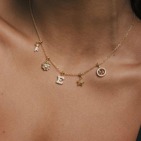 Magic Star Charm, gull, WHO IS SHE