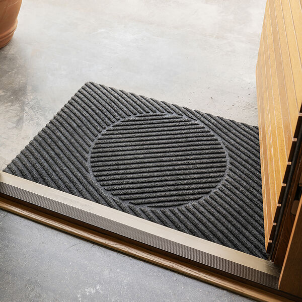 M&aring;ne D&oslash;rmatte, Heymat