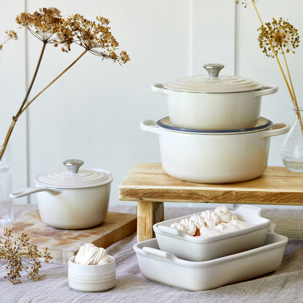 Signature rund gryte &Oslash; 28 cm, meringue, Le Creuset