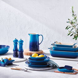Oval gryteskjeholder, azure blue, Le Creuset