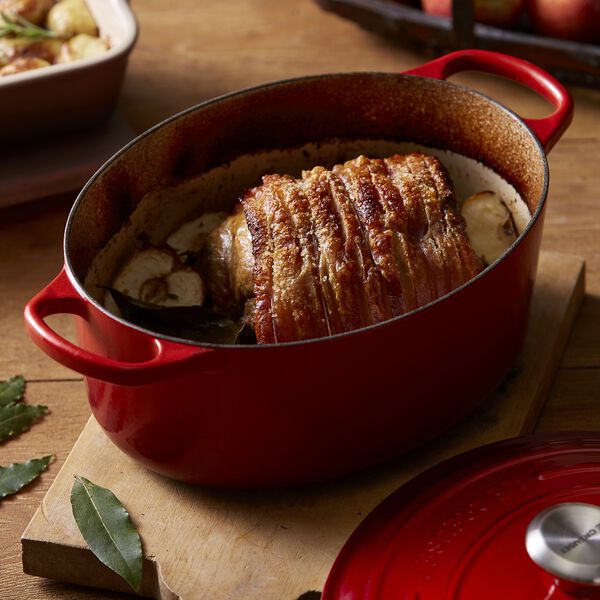 Signature st&oslash;pejern oval gryte &Oslash; 31 cm, cerise, Le Creuset